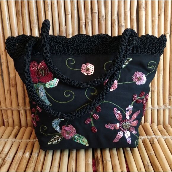 Crochet Works Handbags - NWOT CROCHET WORKS Black Purse Crocheted Top & Strap Sequin Flowers & Berries